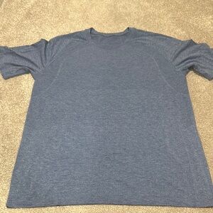 Lululemon Men's Blue Shirt